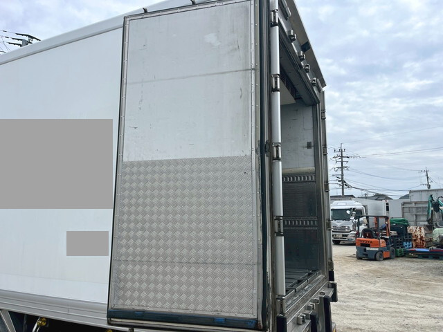UDトラックスクオン冷凍車（冷蔵車）大型（10t）[写真05]