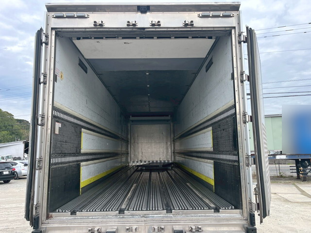 UDトラックスクオン冷凍車（冷蔵車）大型（10t）[写真07]