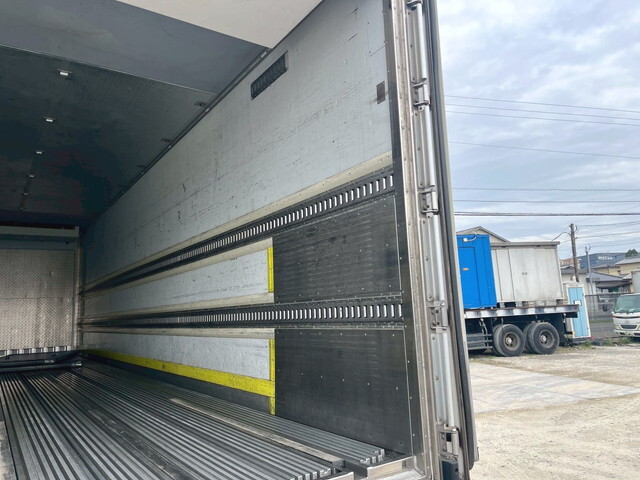 UDトラックスクオン冷凍車（冷蔵車）大型（10t）[写真09]