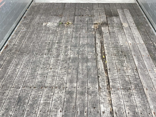 いすゞギガアルミブロック大型（10t）[写真10]