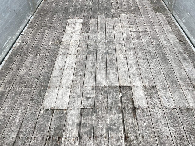 いすゞギガアルミブロック大型（10t）[写真11]