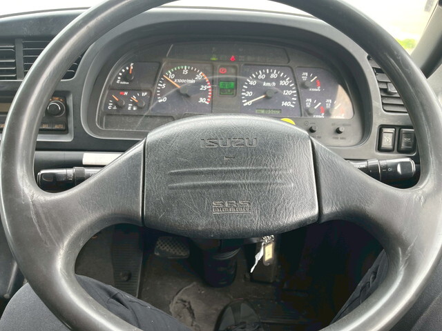 いすゞギガアルミブロック大型（10t）[写真17]