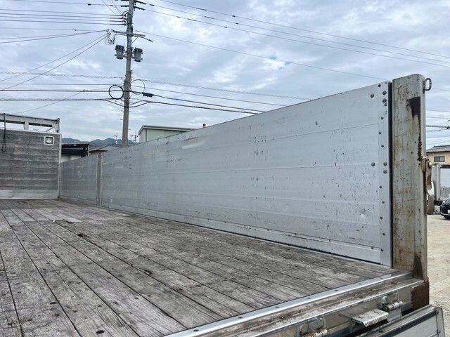 いすゞギガアルミブロック大型（10t）[写真08]