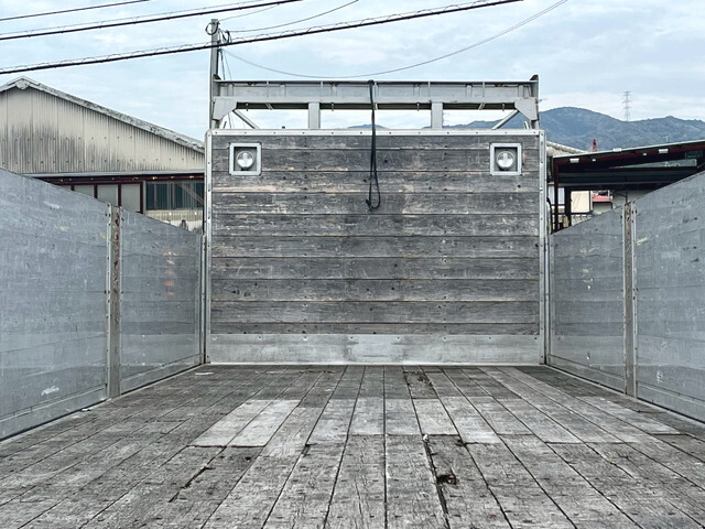 いすゞギガアルミブロック大型（10t）[写真09]