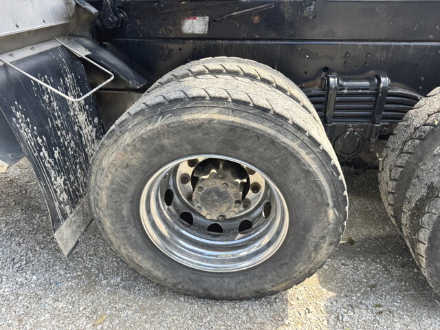 いすゞギガダンプ大型（10t）[写真12]