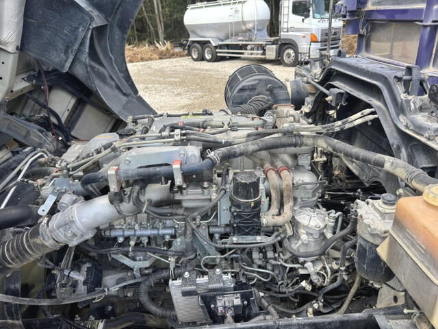 いすゞギガダンプ大型（10t）[写真28]