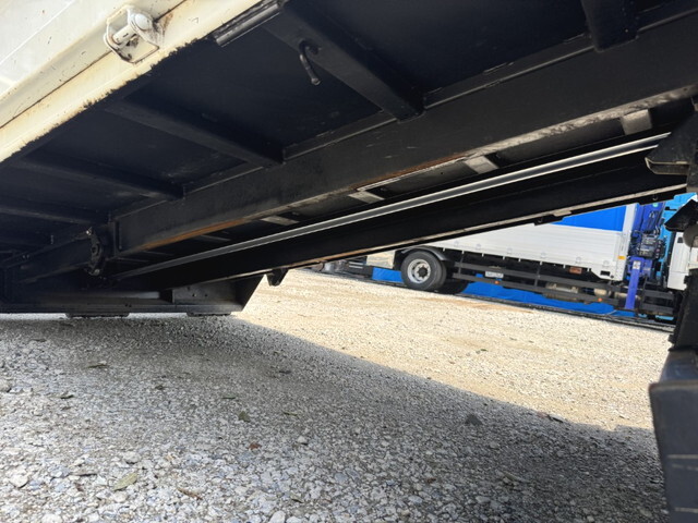 三菱ふそうキャンターローダーダンプ小型（2t・3t）[写真24]