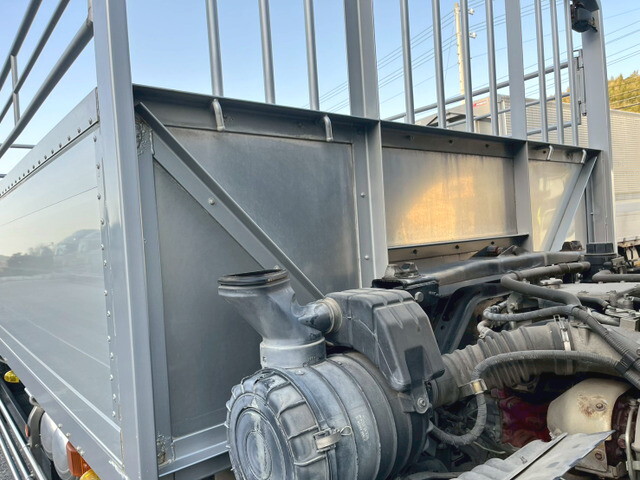 日野レンジャー家畜運搬車増トン（6t・8t）[写真29]