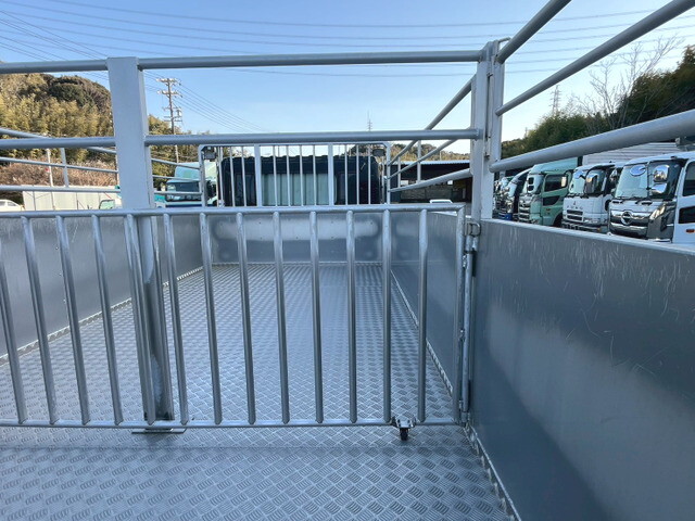 日野レンジャー家畜運搬車増トン（6t・8t）[写真09]