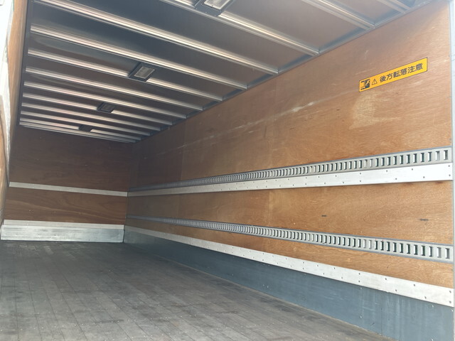 いすゞフォワードアルミバン中型（4t）[写真13]