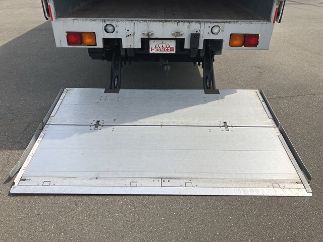 いすゞフォワードアルミバン中型（4t）[写真17]