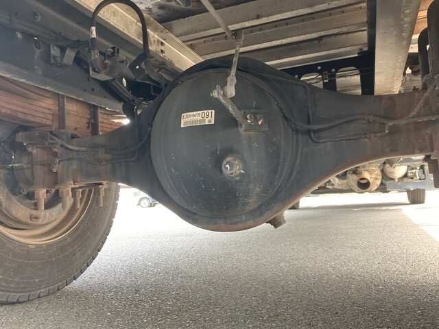 いすゞフォワードアルミバン中型（4t）[写真23]