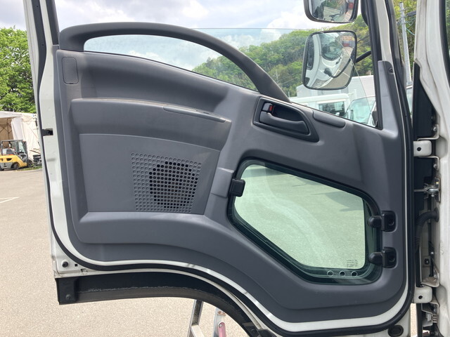 いすゞフォワードアルミバン中型（4t）[写真27]