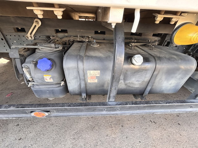 いすゞエルフクレーン4段小型（2t・3t）[写真14]