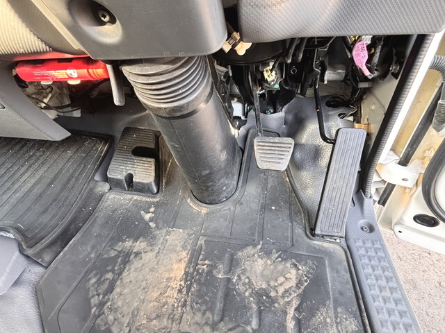 いすゞエルフクレーン4段小型（2t・3t）[写真29]