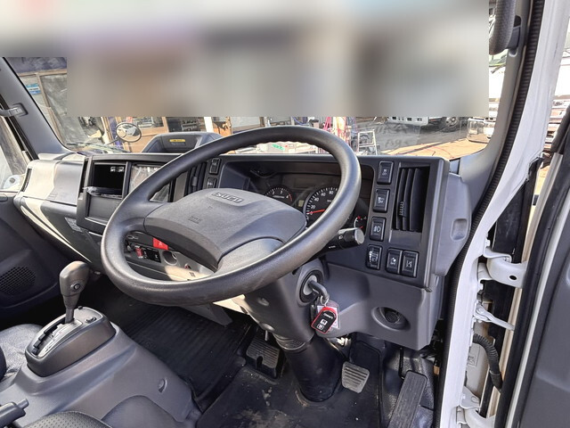 いすゞエルフクレーン4段小型（2t・3t）[写真30]