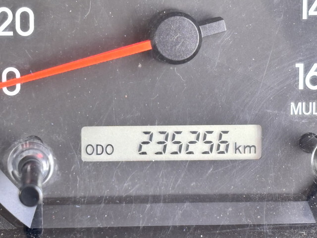 いすゞエルフクレーン4段小型（2t・3t）[写真32]