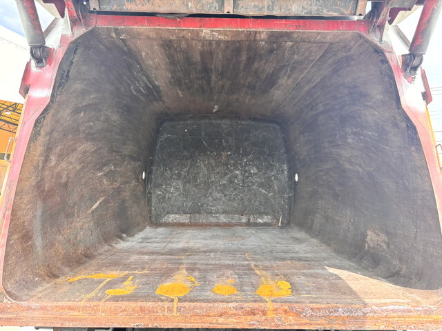 三菱ふそうファイターパッカー車（塵芥車）中型（4t）[写真16]