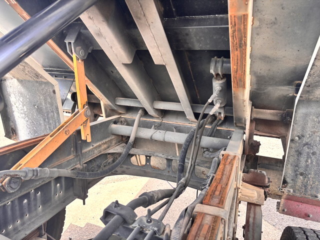 三菱ふそうファイターパッカー車（塵芥車）中型（4t）[写真21]