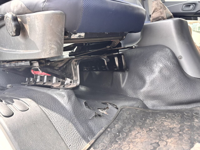 三菱ふそうファイターパッカー車（塵芥車）中型（4t）[写真38]