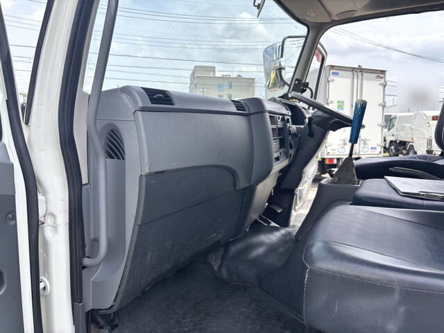 三菱ふそうファイターパッカー車（塵芥車）中型（4t）[写真40]