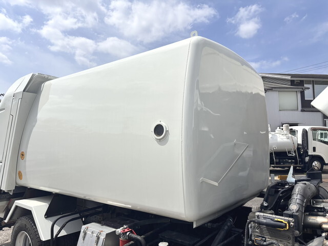 三菱ふそうファイターパッカー車（塵芥車）中型（4t）[写真06]