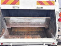 三菱ふそうファイターパッカー車（塵芥車）中型（4t）[写真10]