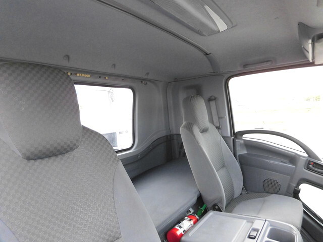 いすゞフォワードクレーン5段増トン（6t・8t）[写真18]