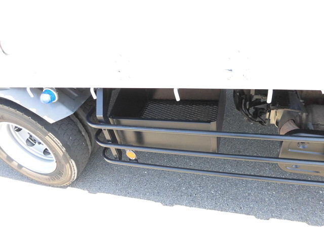 いすゞフォワードクレーン5段増トン（6t・8t）[写真23]