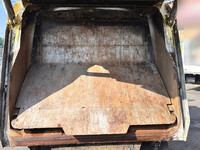 日野デュトロパッカー車（塵芥車）小型（2t・3t）[写真17]