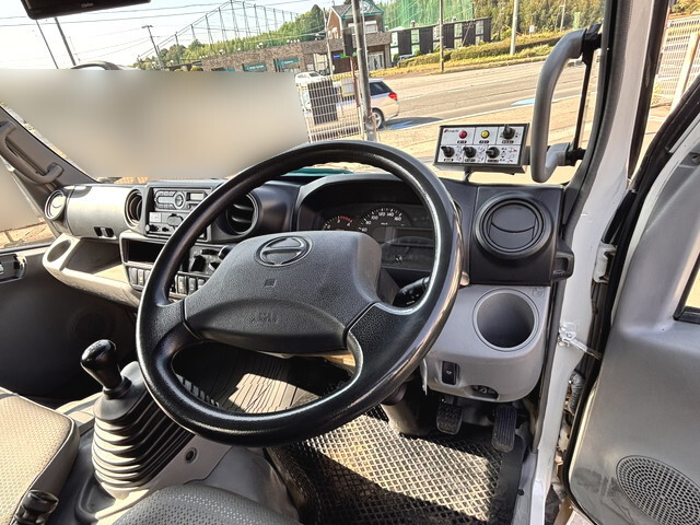 日野デュトロパッカー車（塵芥車）小型（2t・3t）[写真32]