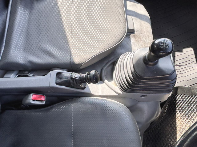 日野デュトロパッカー車（塵芥車）小型（2t・3t）[写真39]