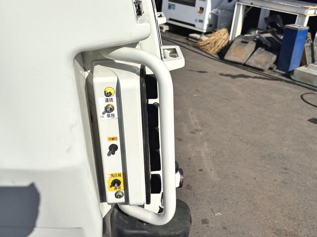 日野デュトロパッカー車（塵芥車）小型（2t・3t）[写真08]