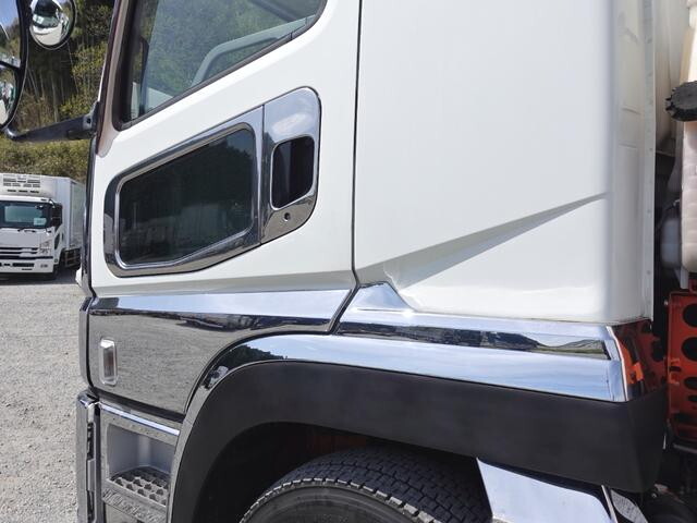 三菱ふそうスーパーグレート冷凍車（冷蔵車）大型（10t）[写真11]