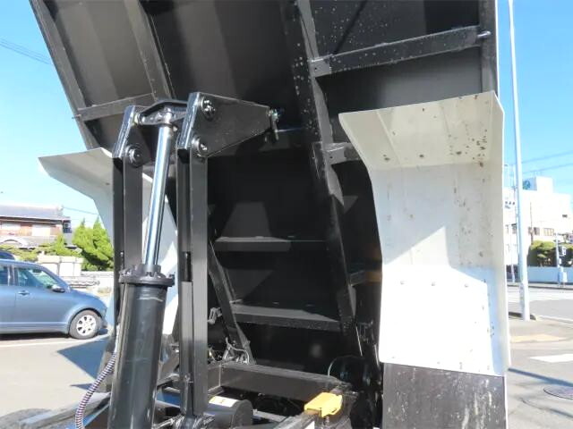 三菱ふそうファイターダンプ中型（4t）[写真39]