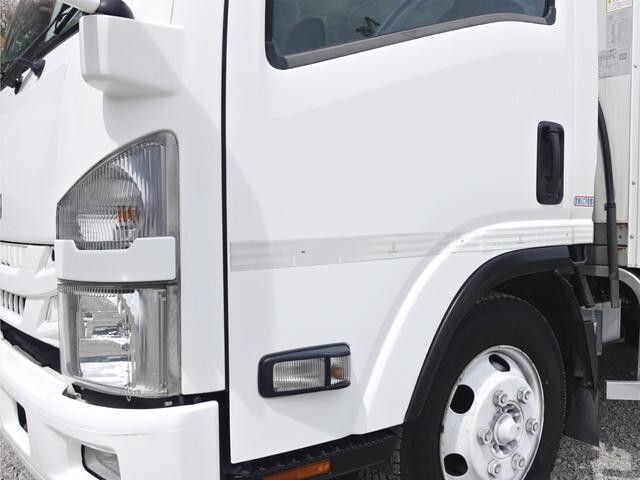 いすゞエルフ冷凍車（冷蔵車）小型（2t・3t）[写真10]