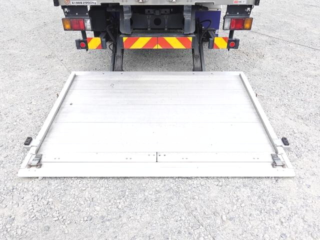 いすゞエルフ冷凍車（冷蔵車）小型（2t・3t）[写真13]