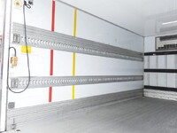 いすゞエルフ冷凍車（冷蔵車）小型（2t・3t）[写真16]