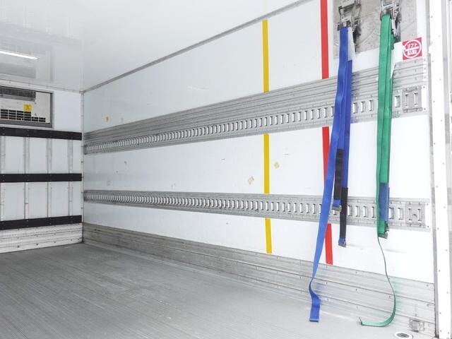 いすゞエルフ冷凍車（冷蔵車）小型（2t・3t）[写真16]