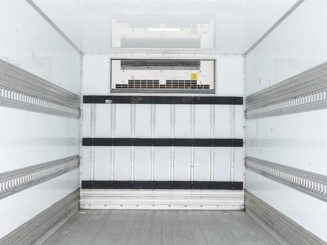 いすゞエルフ冷凍車（冷蔵車）小型（2t・3t）[写真17]