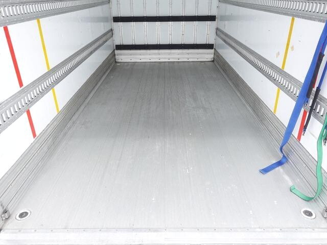 いすゞエルフ冷凍車（冷蔵車）小型（2t・3t）[写真18]