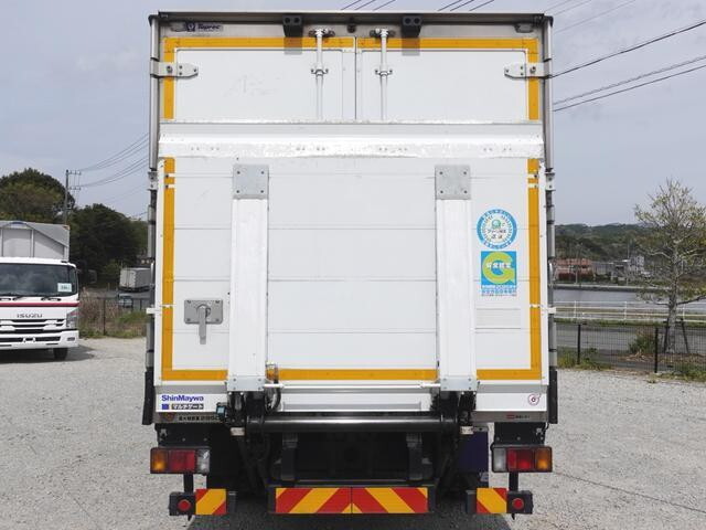 いすゞエルフ冷凍車（冷蔵車）小型（2t・3t）[写真02]