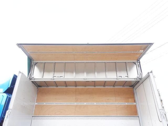 いすゞフォワードアルミウイング中型（4t）[写真11]