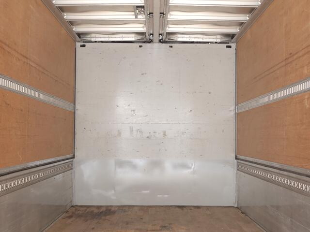 いすゞフォワードアルミウイング中型（4t）[写真12]