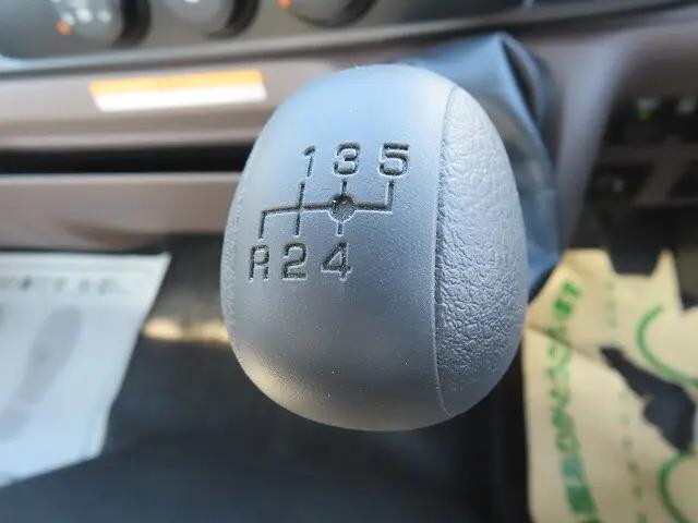 三菱ふそうキャンターセルフローダー小型（2t・3t）[写真17]