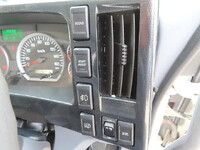 いすゞフォワードアルミブロック中型（4t）[写真18]