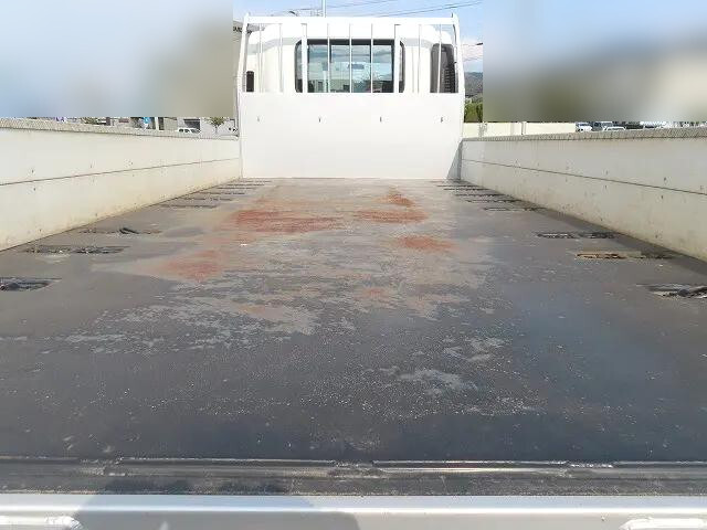 いすゞフォワードアルミブロック中型（4t）[写真23]