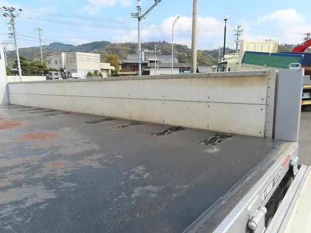 いすゞフォワードアルミブロック中型（4t）[写真26]