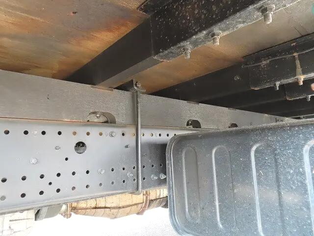 いすゞフォワードアルミブロック中型（4t）[写真38]