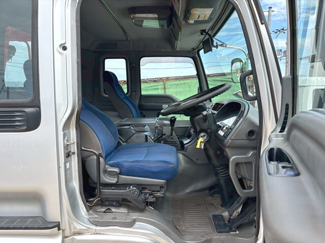 いすゞギガコンテナ専用車大型（10t）[写真30]